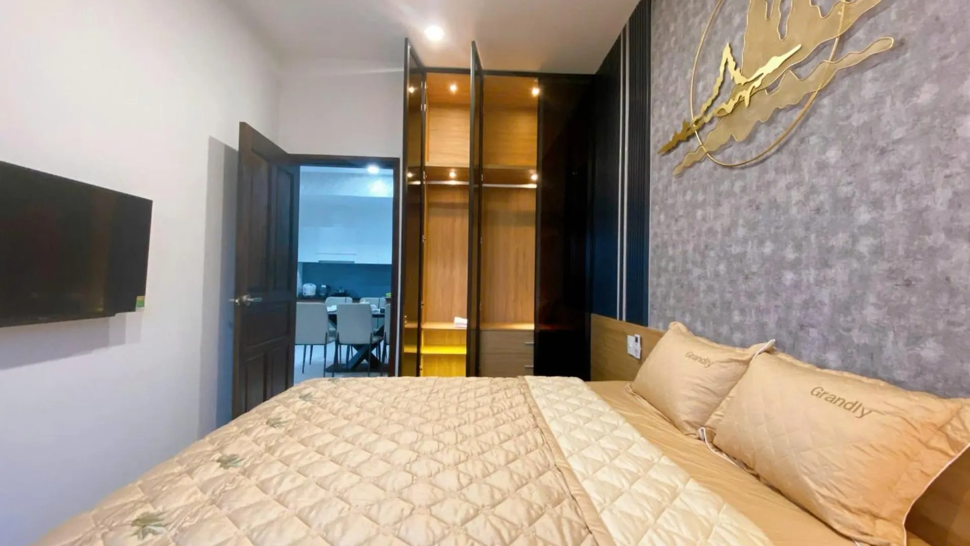 Can Ho 2Pn View Dep L Oasky Vung Tau L Bai Sau 50M L Sach Dep Day Du Tien Nghi 0*,  Vietnam